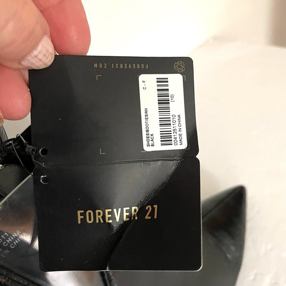 NWT Forever 21 black booties - Picture 11 of 11